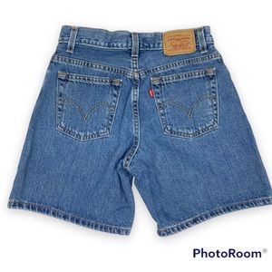 Levi's classic fit red tab jean shorts women’s size 4 vintage Levi’s denim